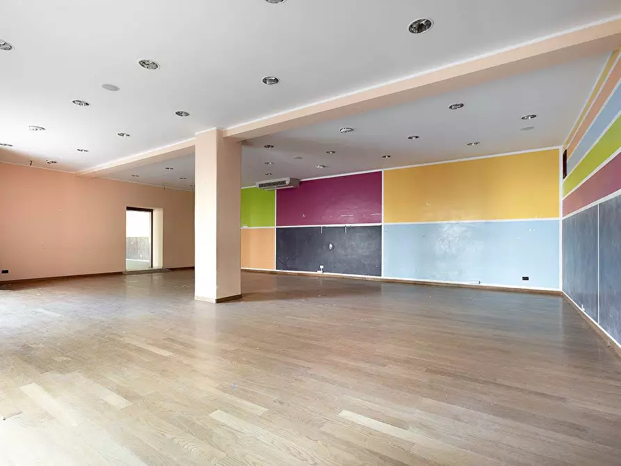 Immagine 10 di Palazzo in vendita  in Via del lavoro a Vetralla