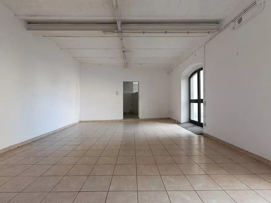 Immagine 11 di Palazzo in vendita  in Via del lavoro a Vetralla