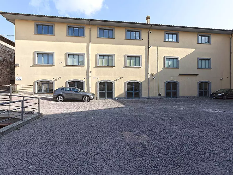 Immagine 16 di Palazzo in vendita  in Via del lavoro a Vetralla