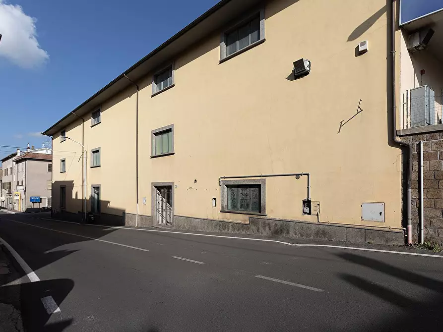 Immagine 21 di Palazzo in vendita  in Via del lavoro a Vetralla