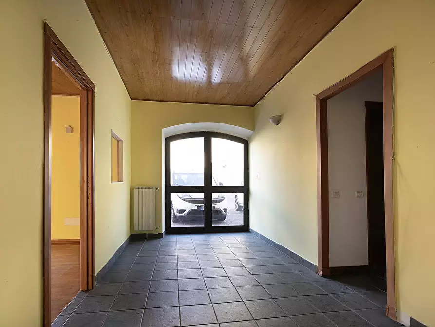 Immagine 25 di Palazzo in vendita  in Via del lavoro a Vetralla