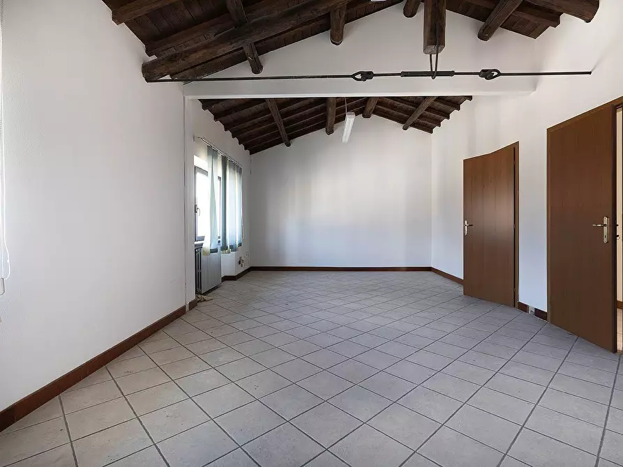 Immagine 27 di Palazzo in vendita  in Via del lavoro a Vetralla