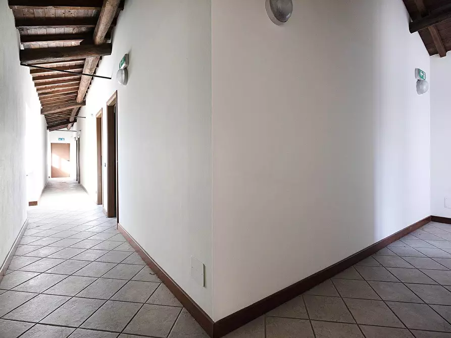 Immagine 29 di Palazzo in vendita  in Via del lavoro a Vetralla