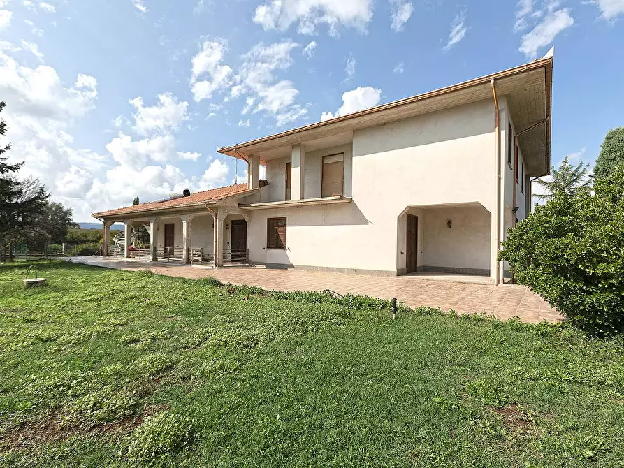 Immagine 3 di Villa in vendita  in Strada Pian del Trullo a Fabrica Di Roma