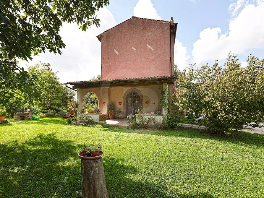 Immagine 3 di Villa in vendita  in Strada Piscin di Polvere a Viterbo