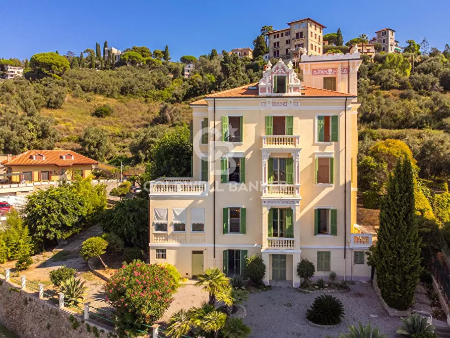 Immagine 1 di Villa in vendita  in via Vincenzo Gioberti a Bordighera