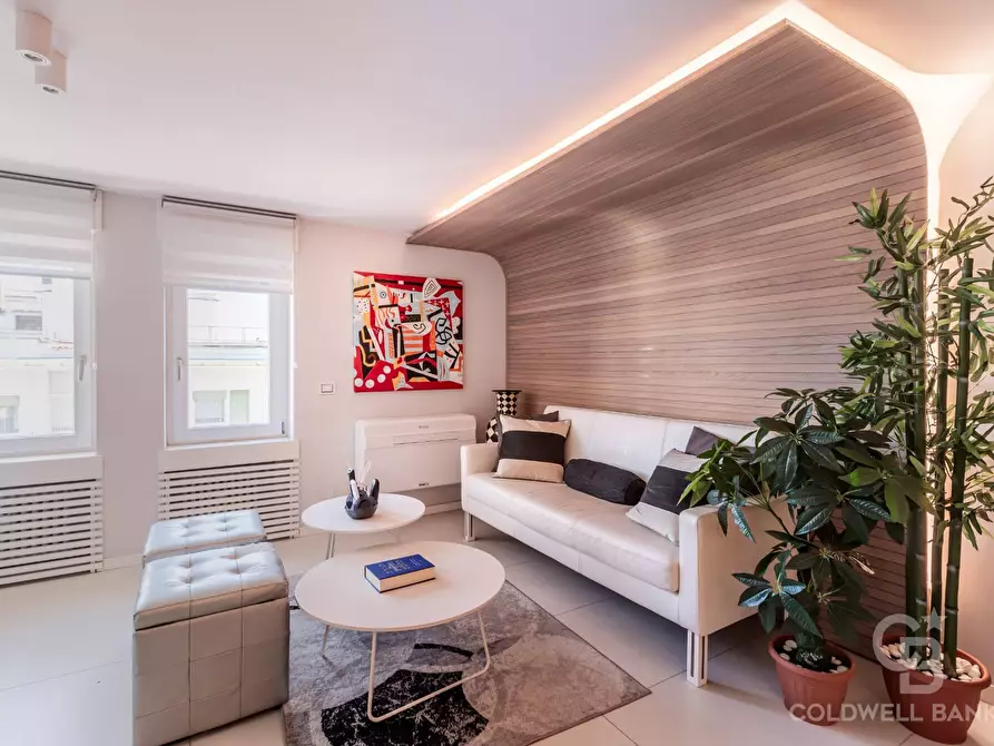 Immagine 3 di Appartamento in vendita  in Via Archimede a Roma