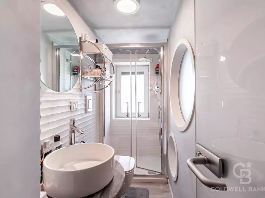 Immagine 19 di Appartamento in vendita  in Via Archimede a Roma