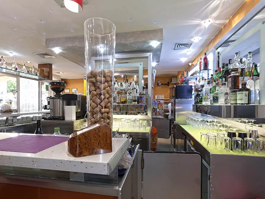 Immagine 9 di Attività commerciale in vendita  in Via Leonardo Murialdo a Viterbo