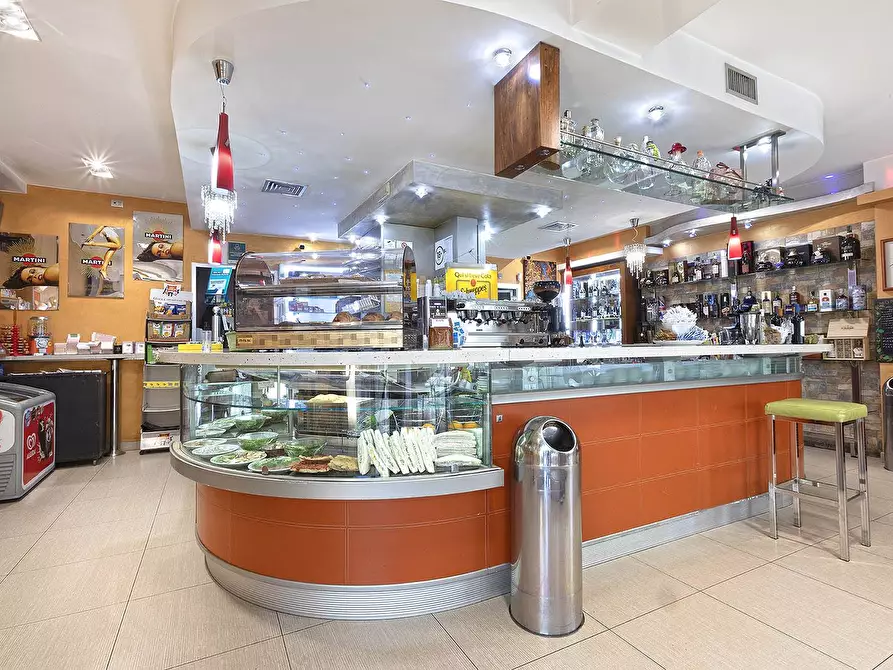 Immagine 11 di Attività commerciale in vendita  in Via Leonardo Murialdo a Viterbo