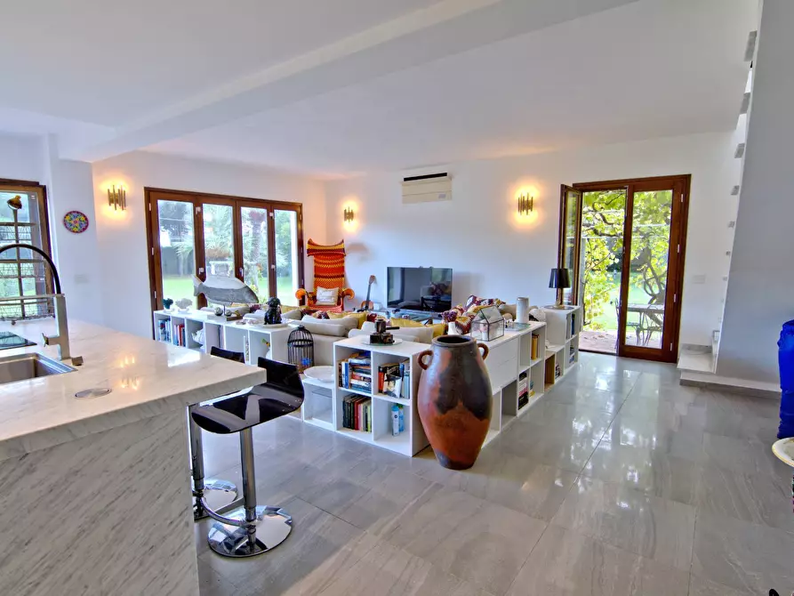 Immagine 9 di Villa in vendita  in Via della Pruniccia a Campo Nell'elba