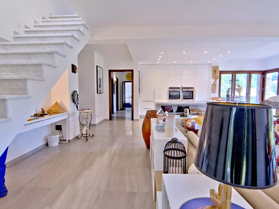 Immagine 15 di Villa in vendita  in Via della Pruniccia a Campo Nell'elba