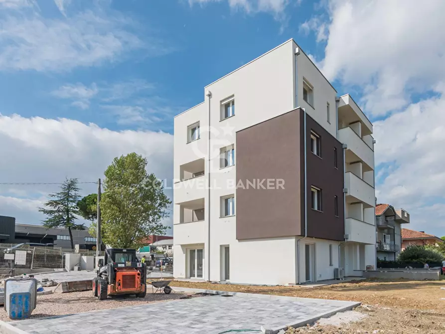 Immagine 16 di Appartamento in vendita  in Via Gradara a Riccione