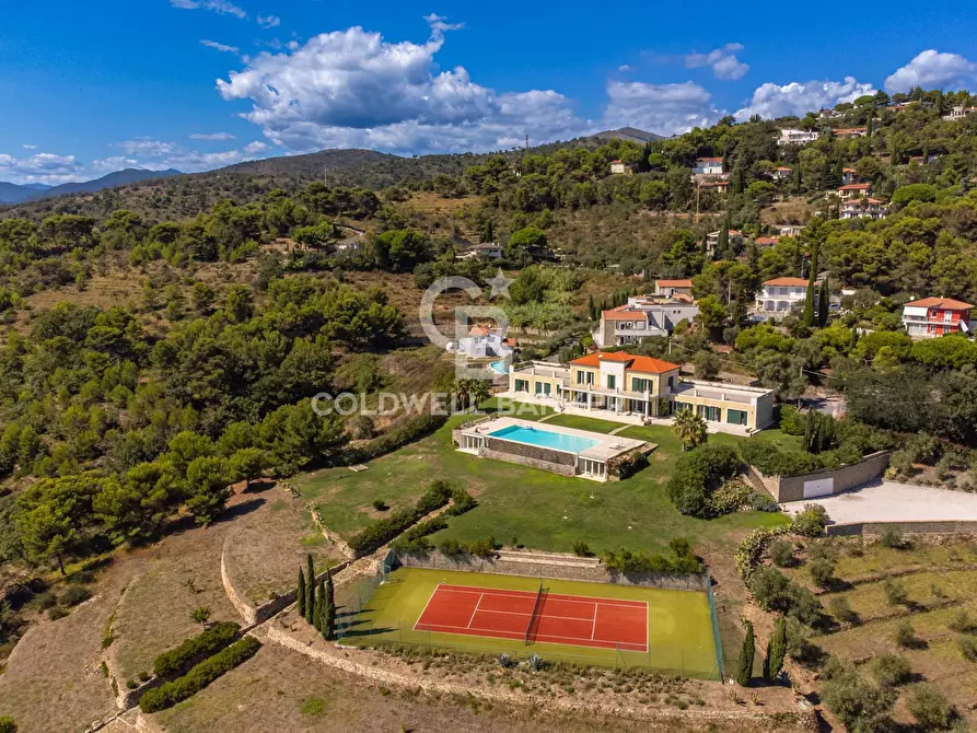 Immagine 8 di Villa in vendita  in Strada Antica Torre a Cipressa