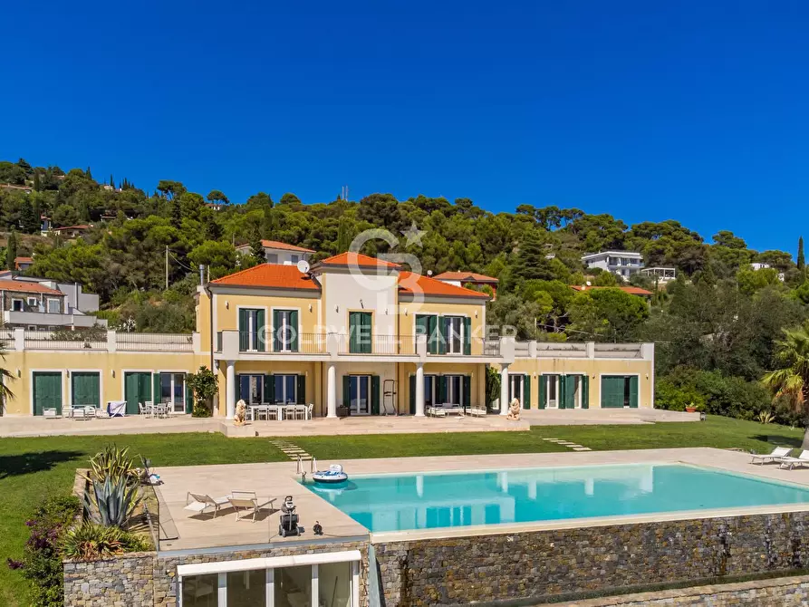 Immagine 4 di Villa in vendita  in Strada Antica Torre a Cipressa