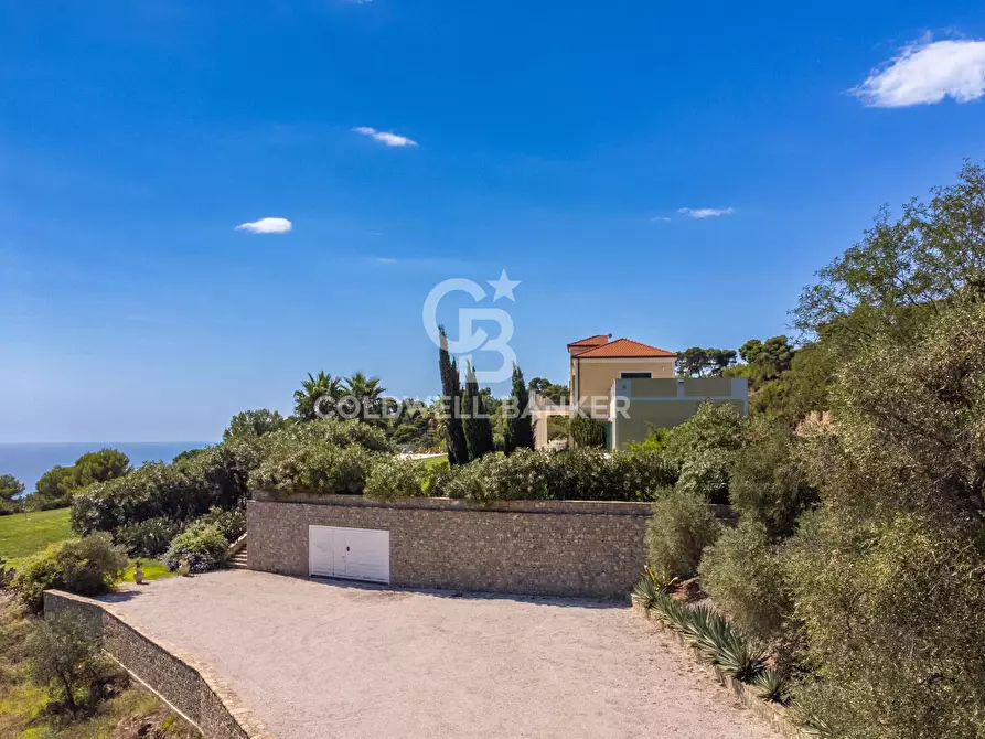 Immagine 9 di Villa in vendita  in Strada Antica Torre a Cipressa