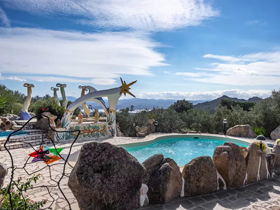 Immagine 4 di Villa in vendita  a Olbia