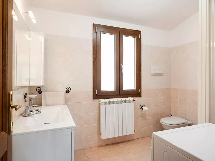 Immagine 13 di Villa in vendita  a Olbia