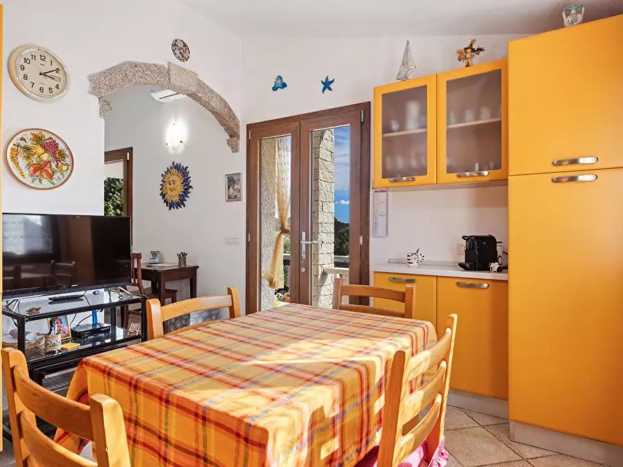 Immagine 9 di Villa in vendita  a Olbia