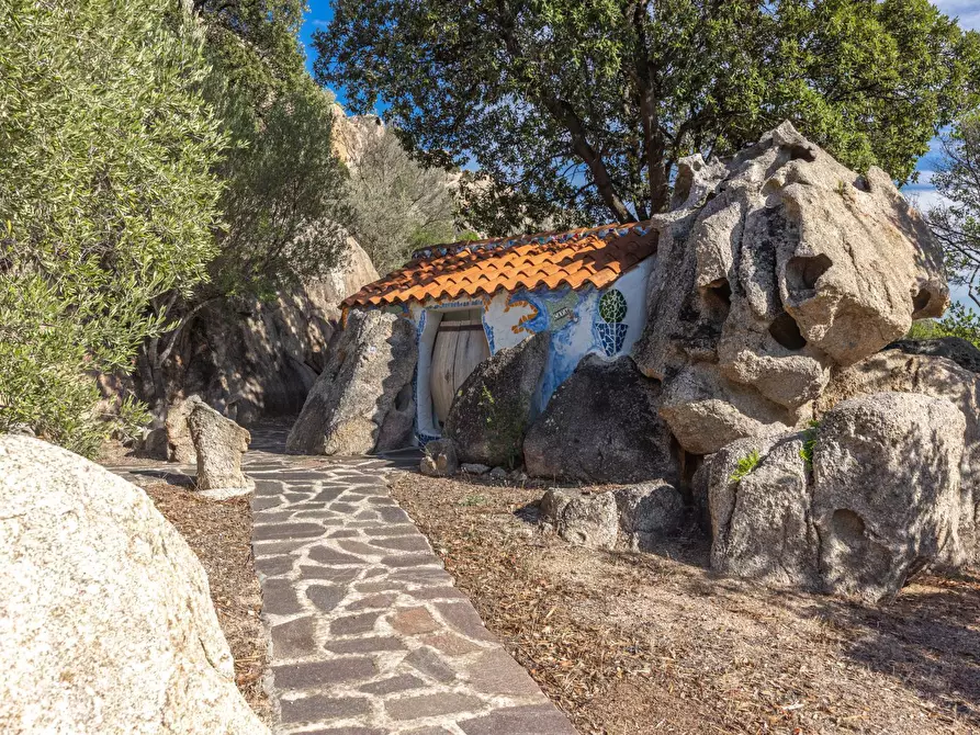 Immagine 18 di Villa in vendita  a Olbia