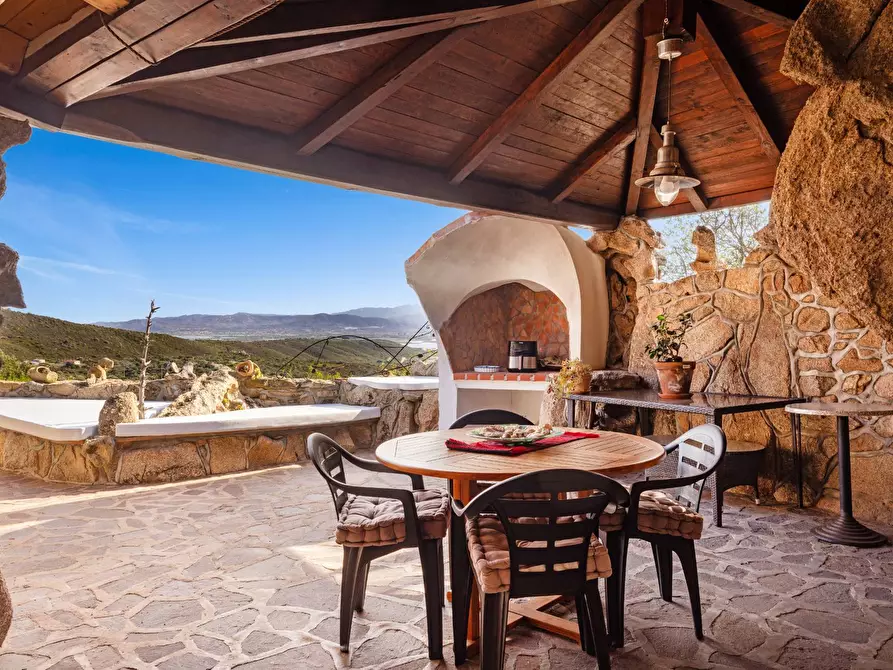 Immagine 5 di Villa in vendita  a Olbia