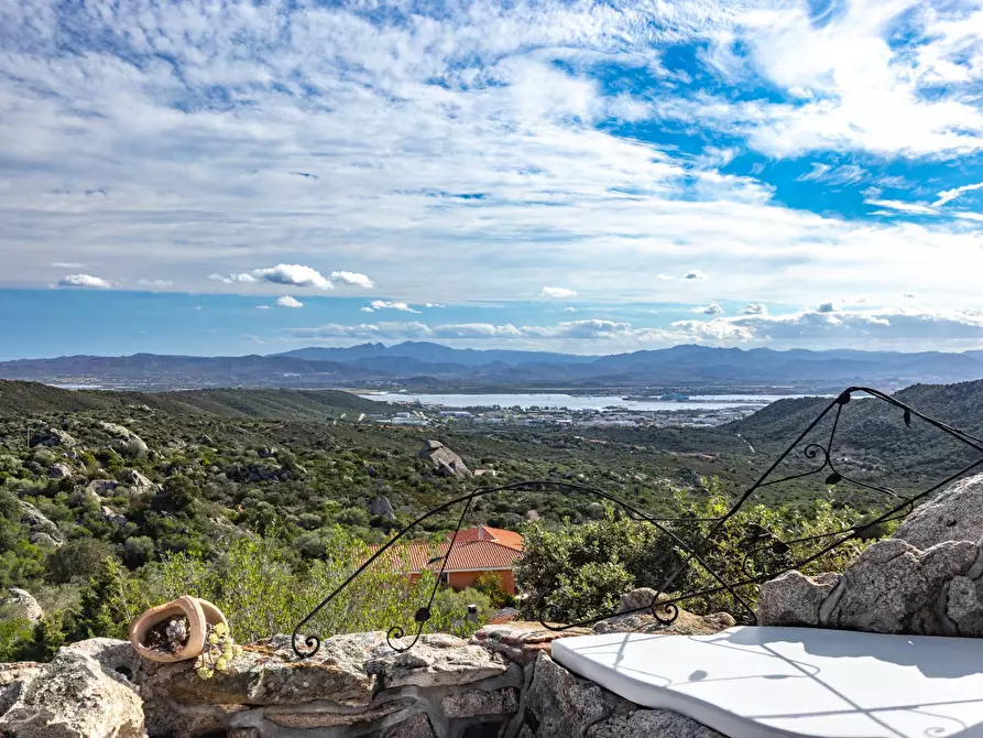 Immagine 27 di Villa in vendita  a Olbia