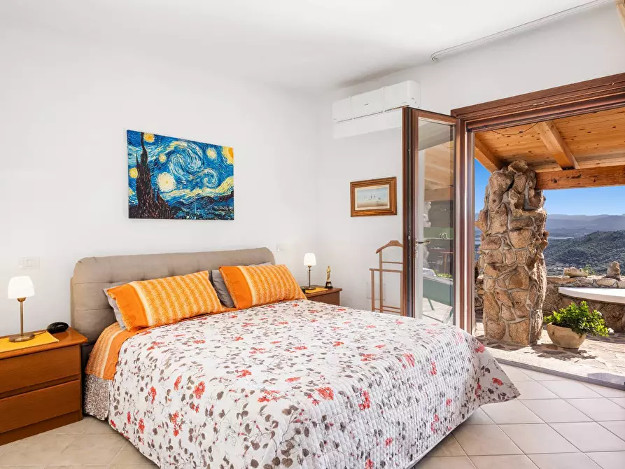 Immagine 23 di Villa in vendita  a Olbia