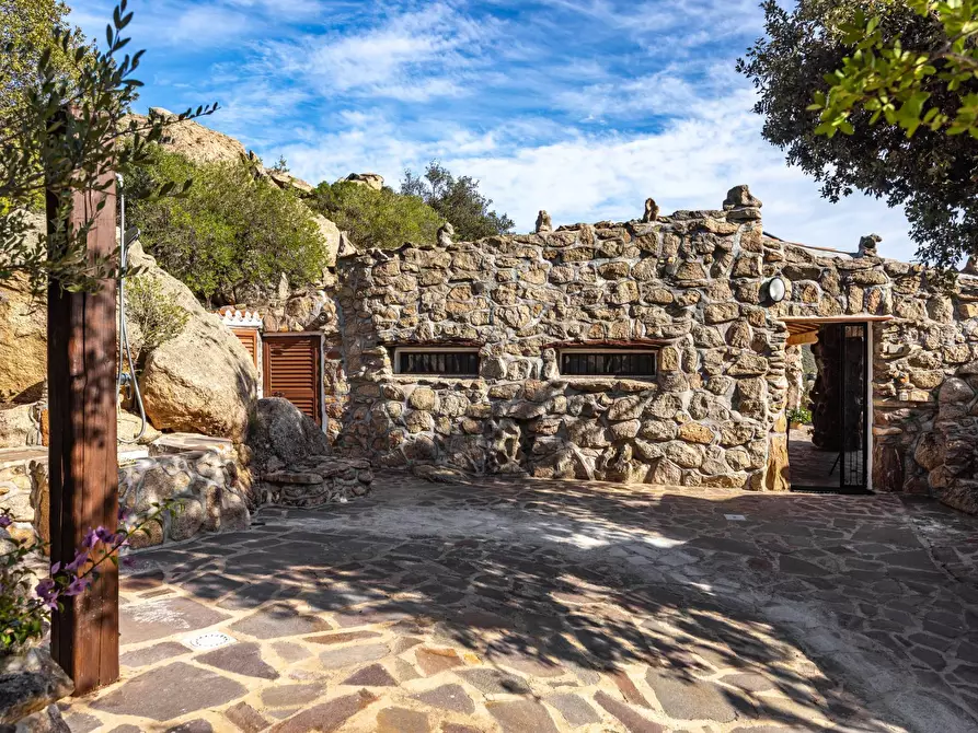 Immagine 19 di Villa in vendita  a Olbia