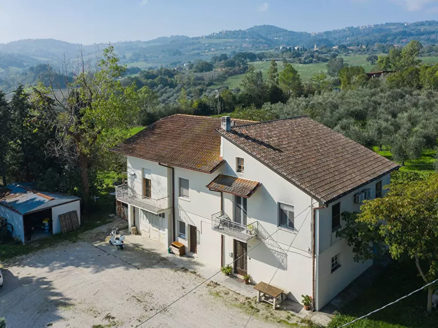 Immagine 1 di Villa in vendita  in Via Cà Bernardo a Montegridolfo