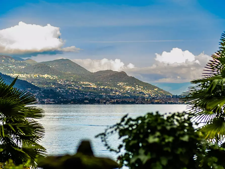 Immagine 3 di Villa in vendita  in via Sempione a Baveno