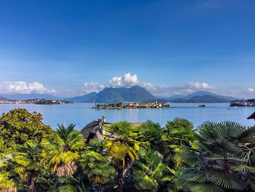 Immagine 4 di Villa in vendita  in via Sempione a Baveno