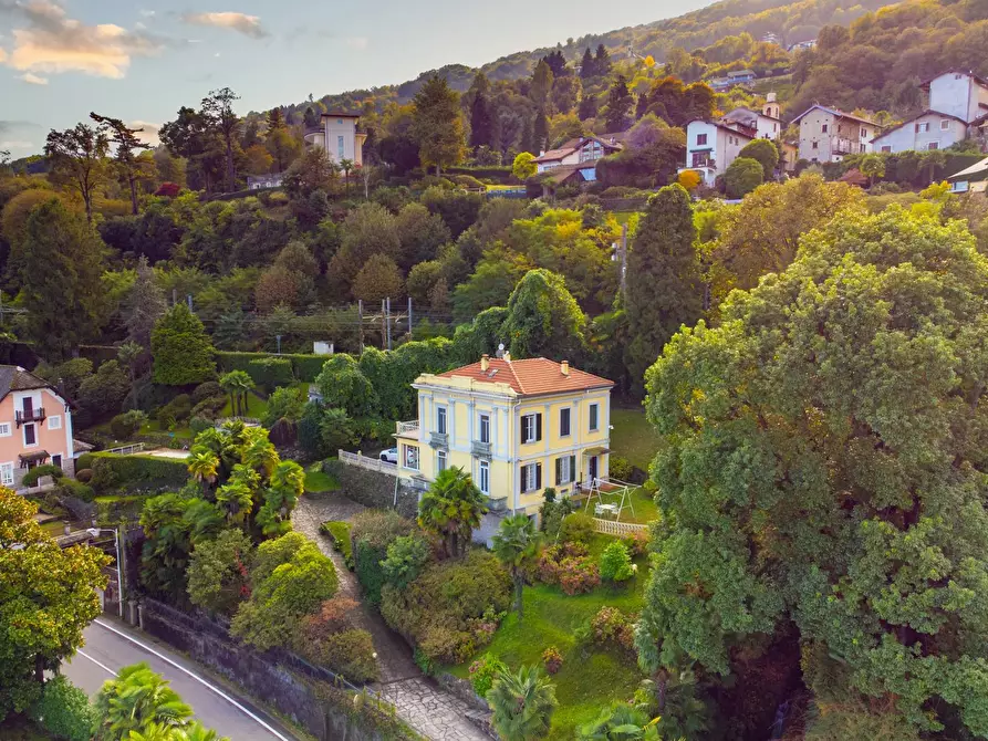 Immagine 29 di Villa in vendita  in via Sempione a Baveno