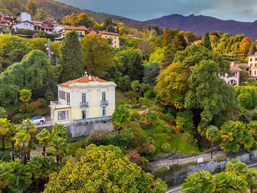 Immagine 30 di Villa in vendita  in via Sempione a Baveno