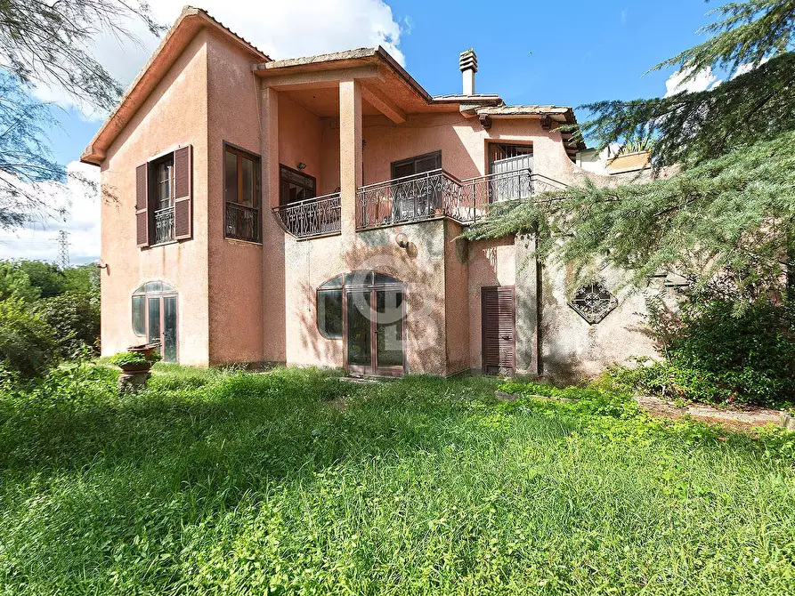 Immagine 1 di Villa in vendita  in Strada Toscanese a Viterbo