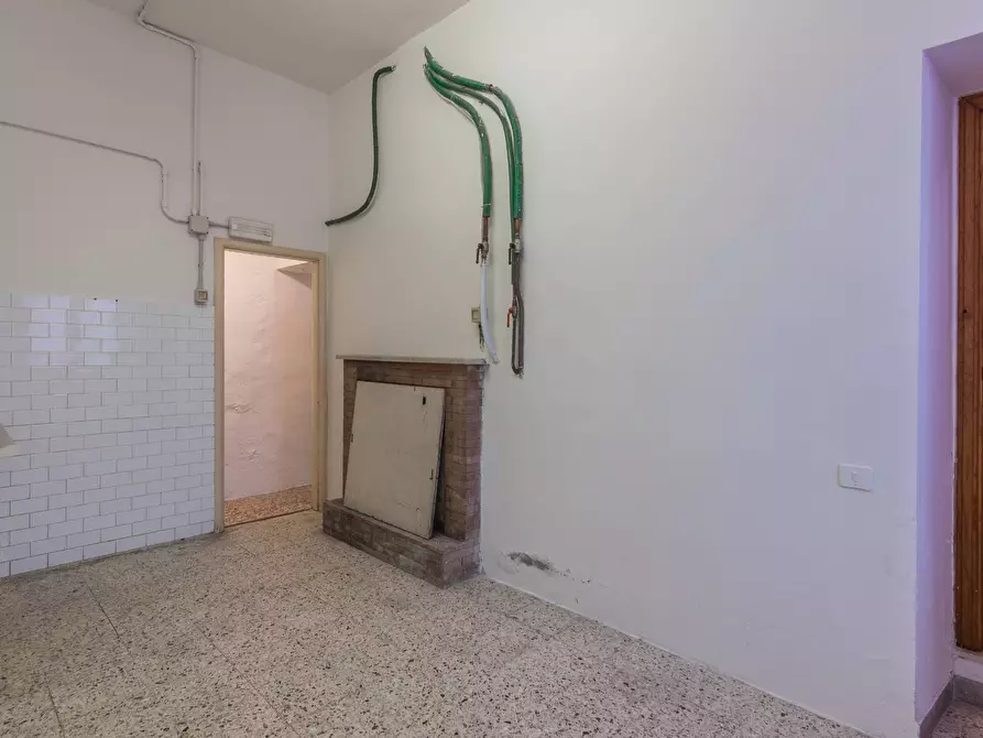 Immagine 23 di Palazzo in vendita  in Piazza Rossini a Mercatino Conca