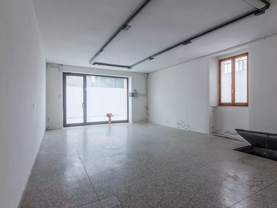 Immagine 24 di Palazzo in vendita  in Piazza Rossini a Mercatino Conca