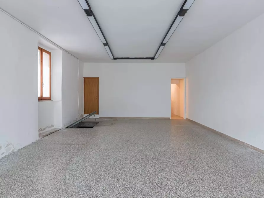 Immagine 25 di Palazzo in vendita  in Piazza Rossini a Mercatino Conca