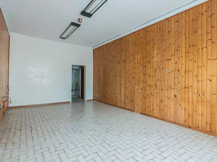 Immagine 26 di Palazzo in vendita  in Piazza Rossini a Mercatino Conca