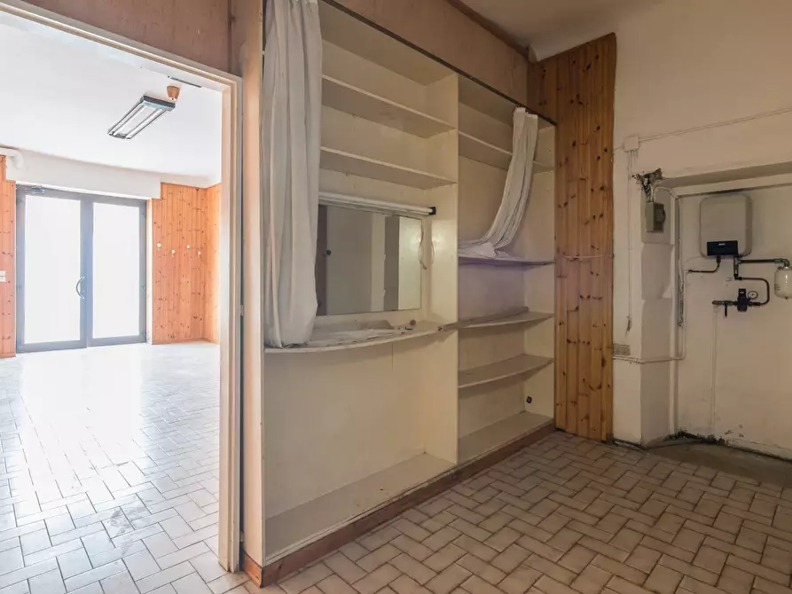 Immagine 27 di Palazzo in vendita  in Piazza Rossini a Mercatino Conca