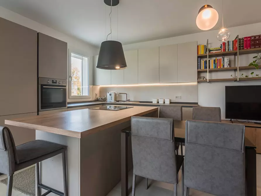 Immagine 8 di Appartamento in vendita  in via marconi a Rimini