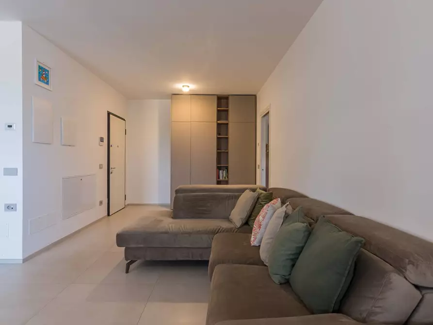 Immagine 10 di Appartamento in vendita  in via marconi a Rimini