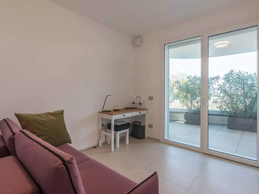 Immagine 16 di Appartamento in vendita  in via marconi a Rimini