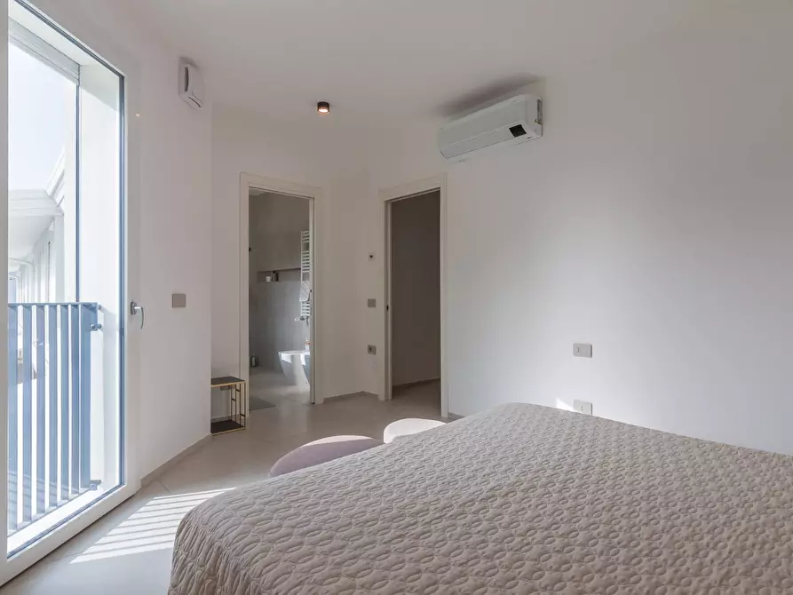 Immagine 22 di Appartamento in vendita  in via marconi a Rimini