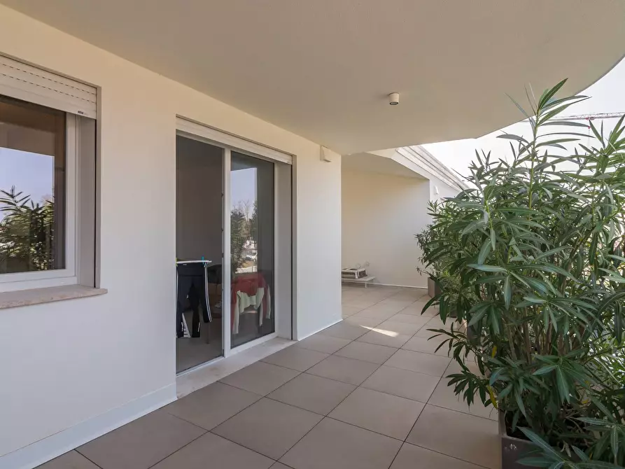 Immagine 24 di Appartamento in vendita  in via marconi a Rimini