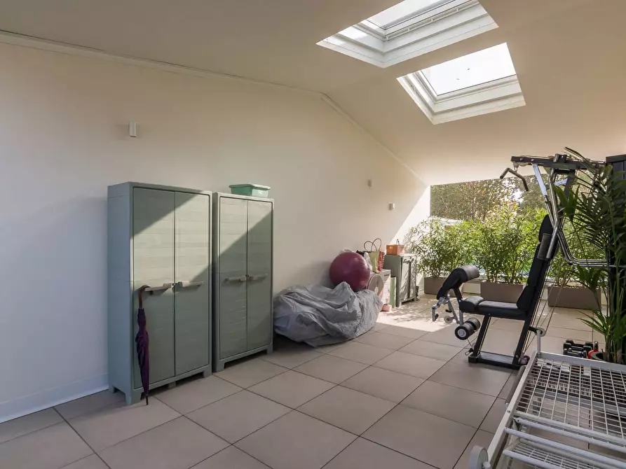 Immagine 28 di Appartamento in vendita  in via marconi a Rimini