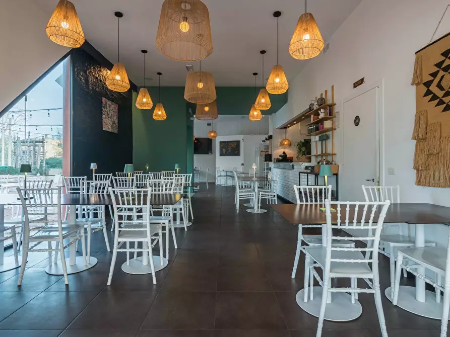 Immagine 10 di Attività commerciale in vendita  in VialeD'Annunzio a Riccione