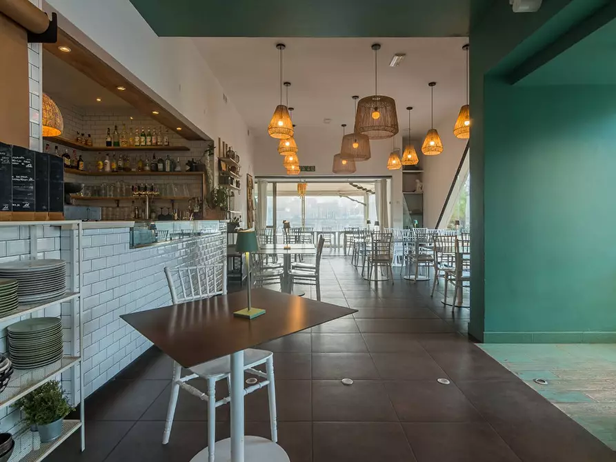 Immagine 11 di Attività commerciale in vendita  in VialeD'Annunzio a Riccione