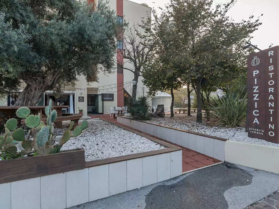 Immagine 21 di Attività commerciale in vendita  in VialeD'Annunzio a Riccione