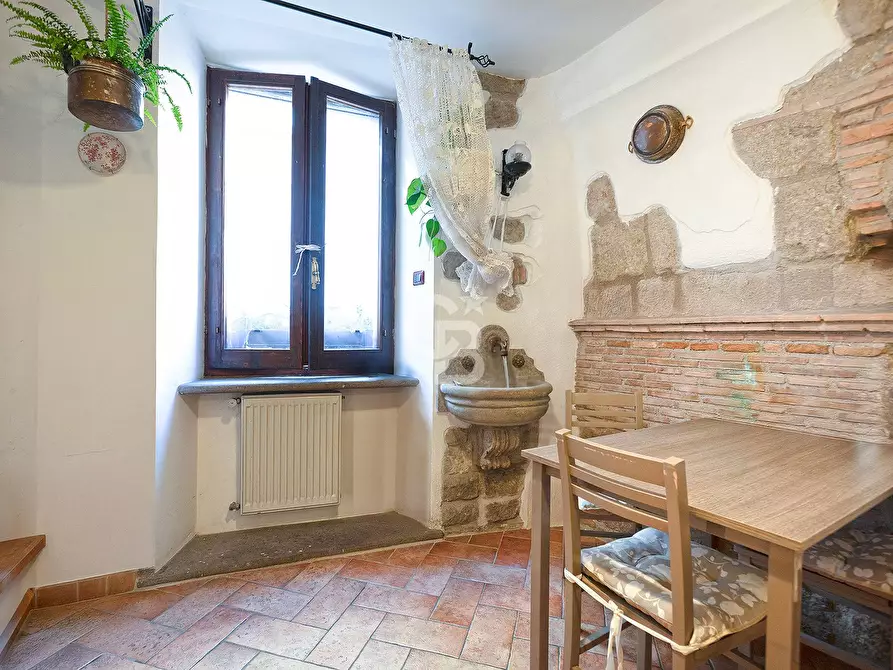 Immagine 9 di Appartamento in vendita  in via Santa Maria Nuova a Viterbo