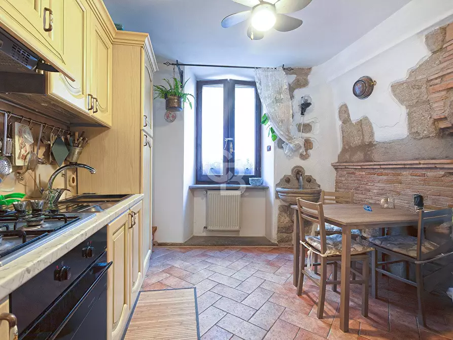 Immagine 7 di Appartamento in vendita  in via Santa Maria Nuova a Viterbo
